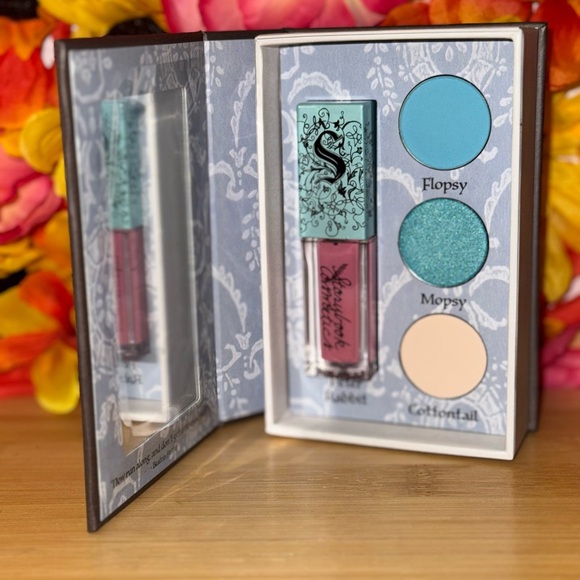 The Tale of Peter Rabbit Makeup Book - Picture 4 of 4